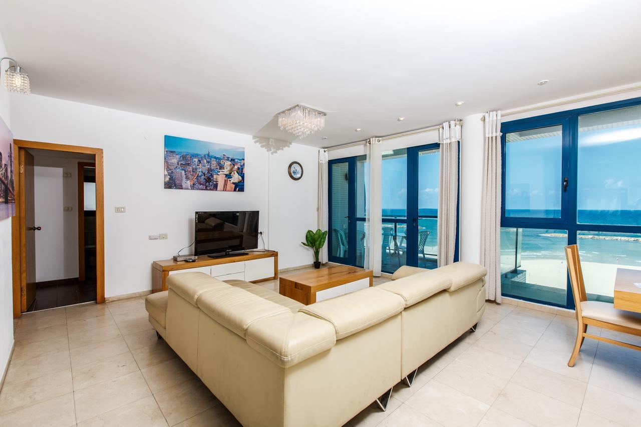 Ocean Front Apartments First Line To The Beach Tel Aviv Exterior photo