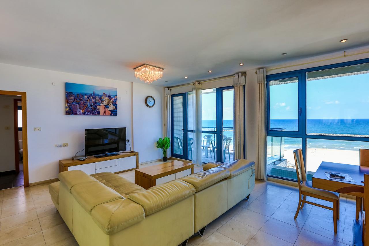 Ocean Front Apartments First Line To The Beach Tel Aviv Exterior photo