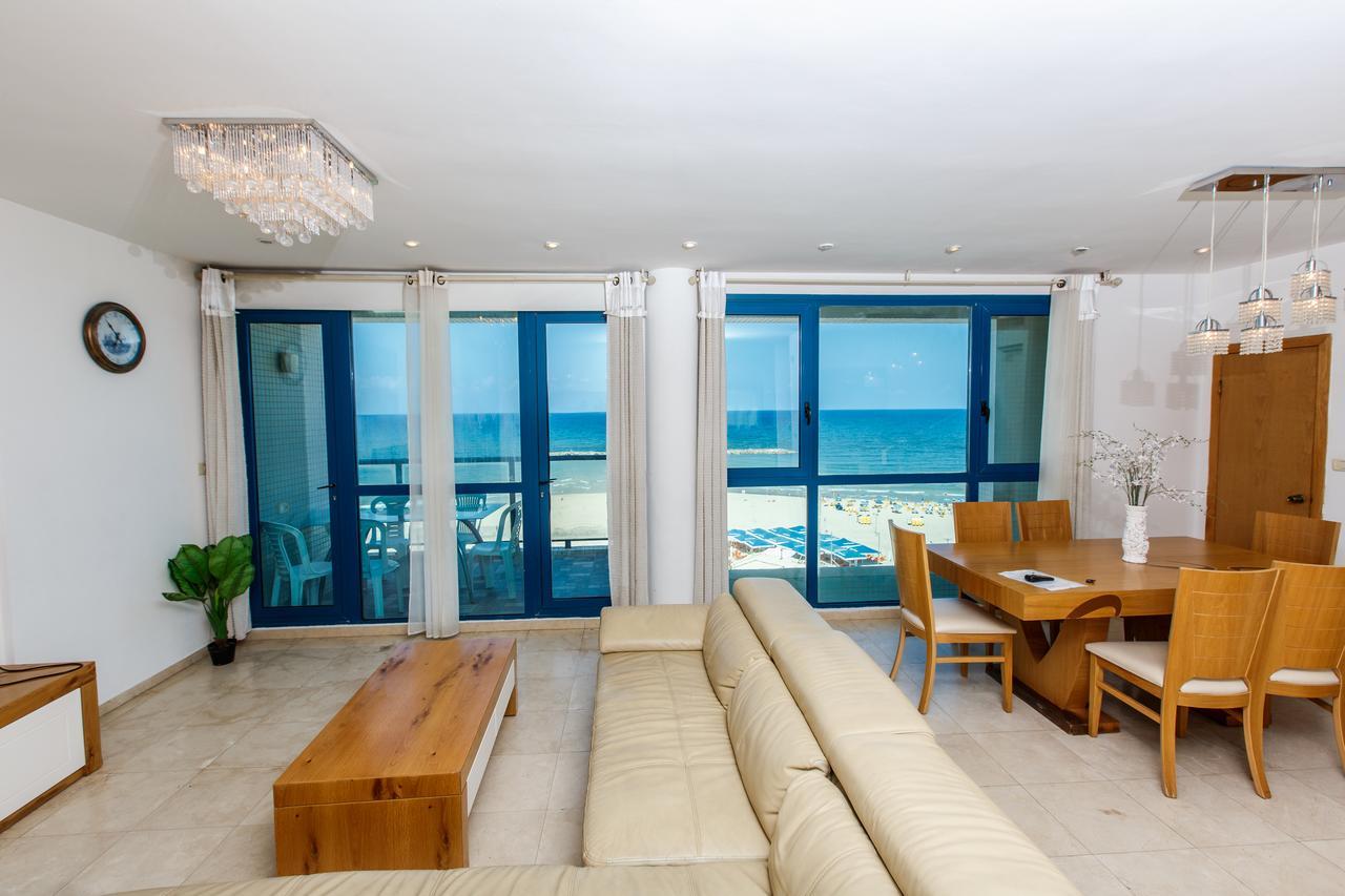 Ocean Front Apartments First Line To The Beach Tel Aviv Exterior photo