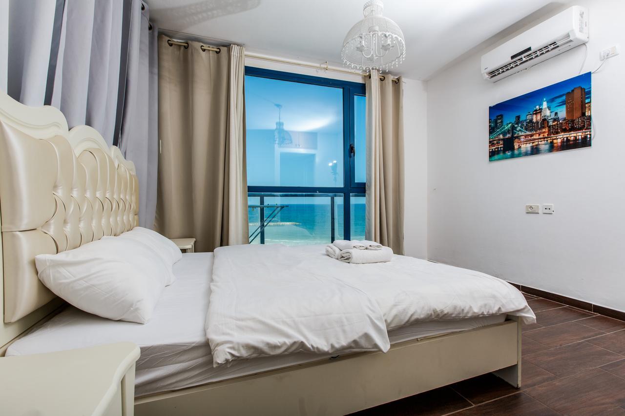 Ocean Front Apartments First Line To The Beach Tel Aviv Exterior photo