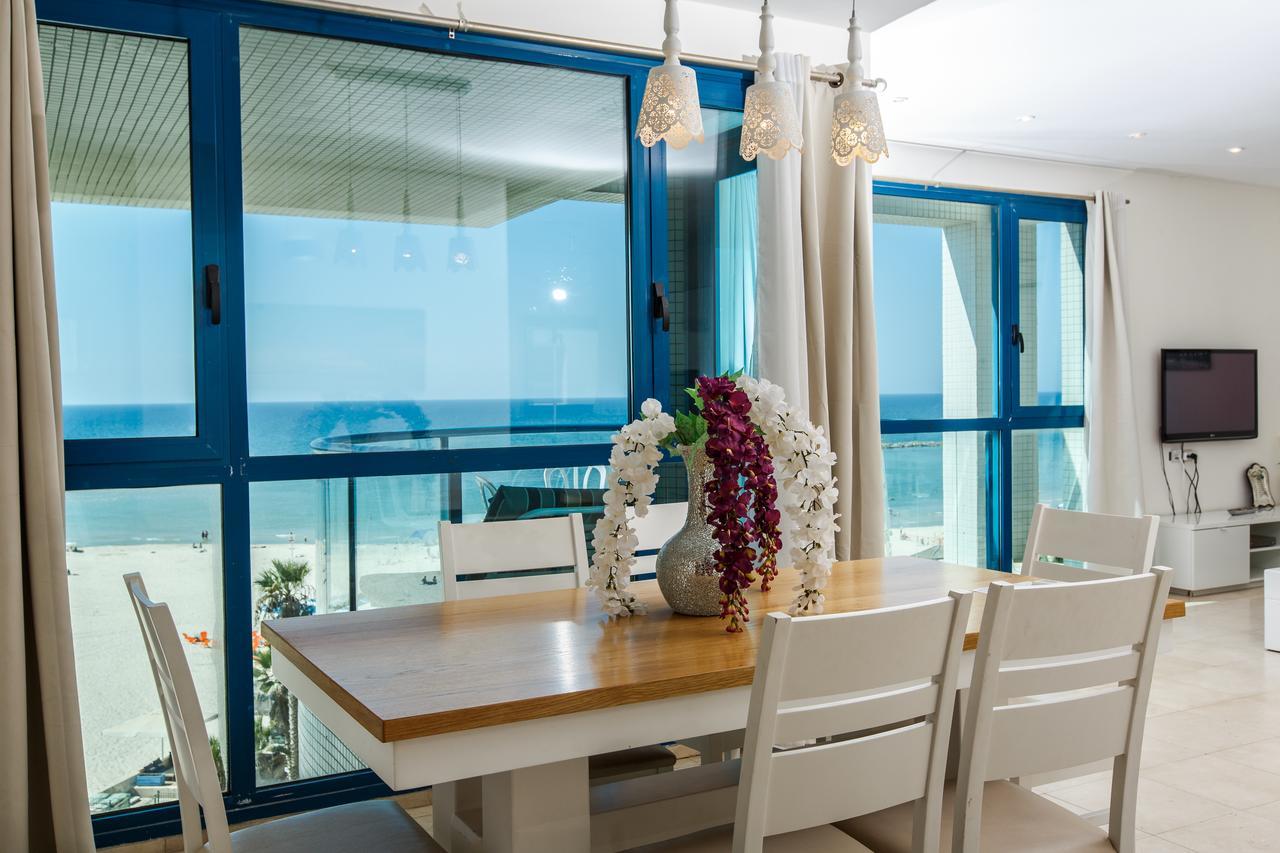 Ocean Front Apartments First Line To The Beach Tel Aviv Exterior photo