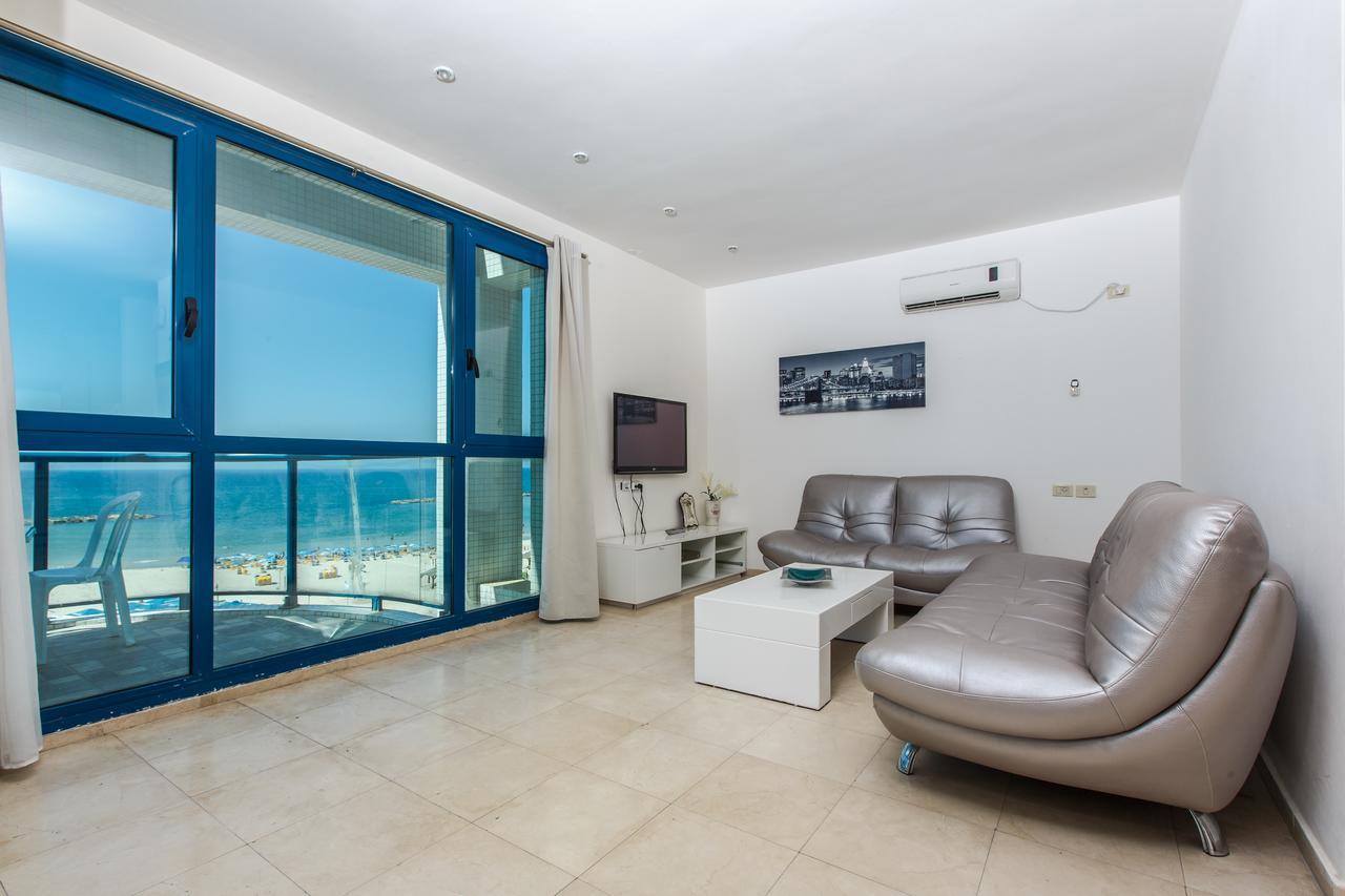Ocean Front Apartments First Line To The Beach Tel Aviv Exterior photo