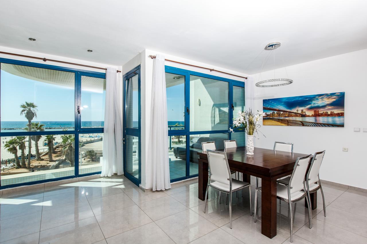 Ocean Front Apartments First Line To The Beach Tel Aviv Exterior photo