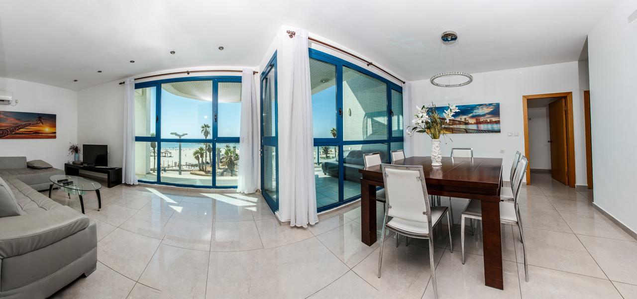 Ocean Front Apartments First Line To The Beach Tel Aviv Exterior photo