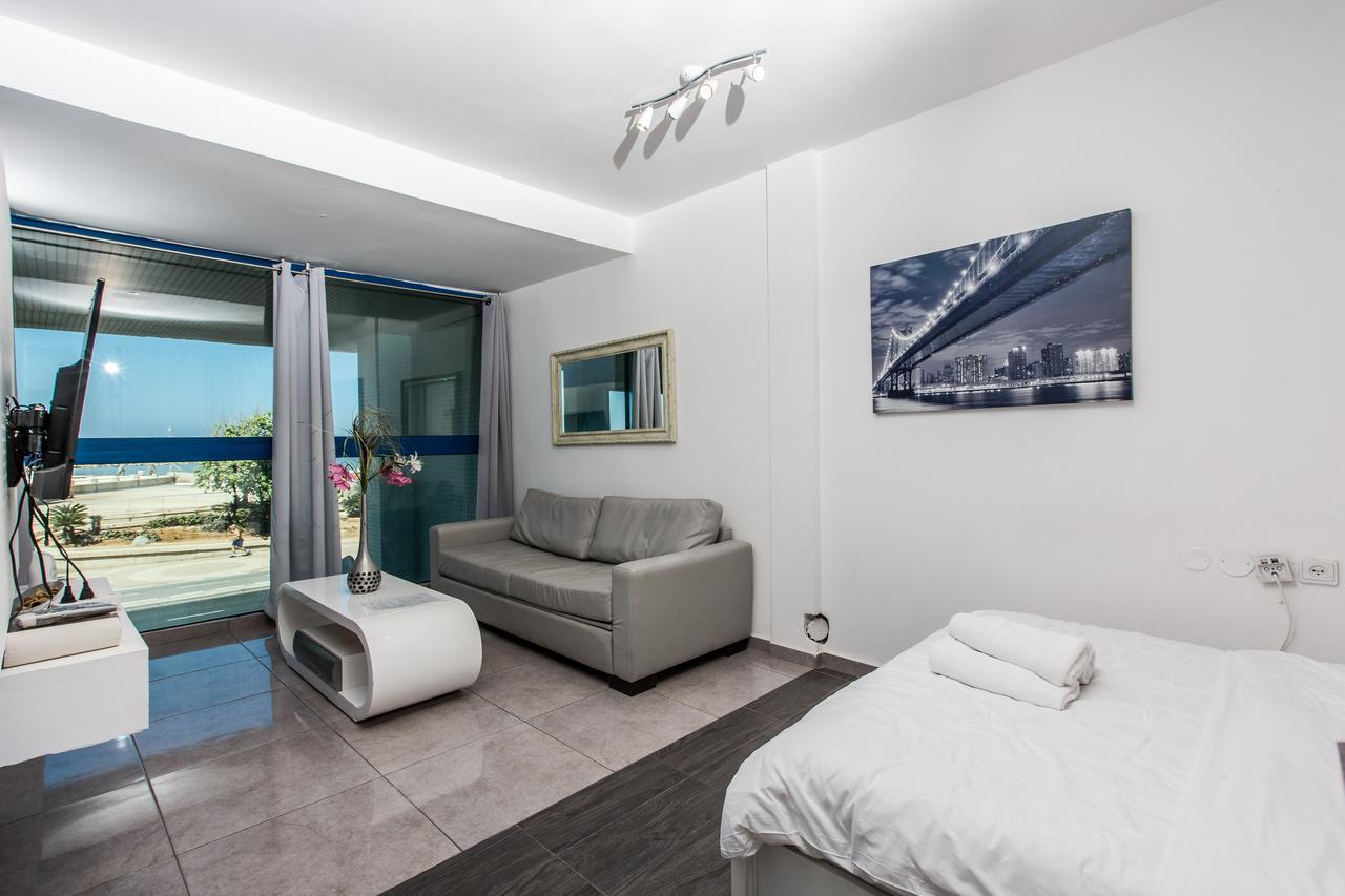 Ocean Front Apartments First Line To The Beach Tel Aviv Exterior photo