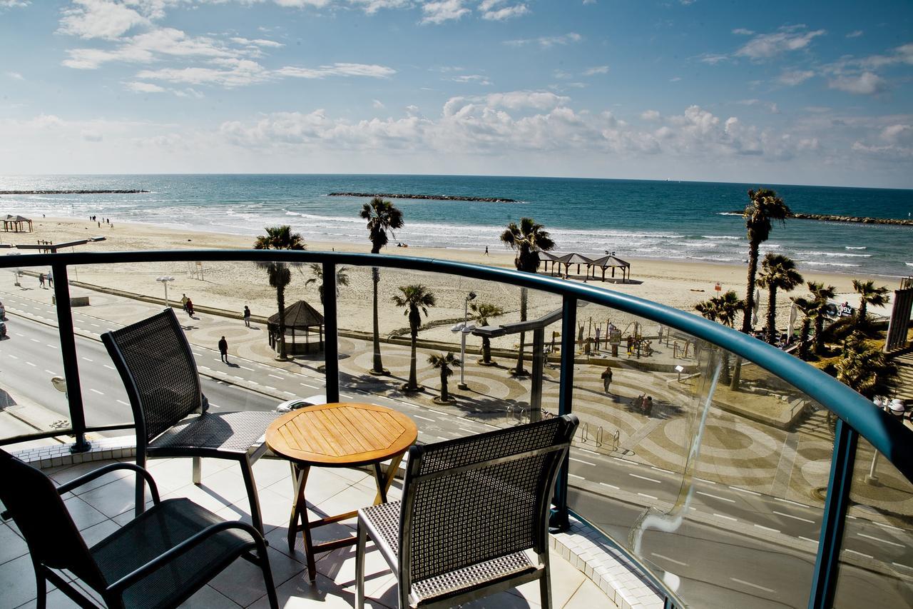 Ocean Front Apartments First Line To The Beach Tel Aviv Exterior photo
