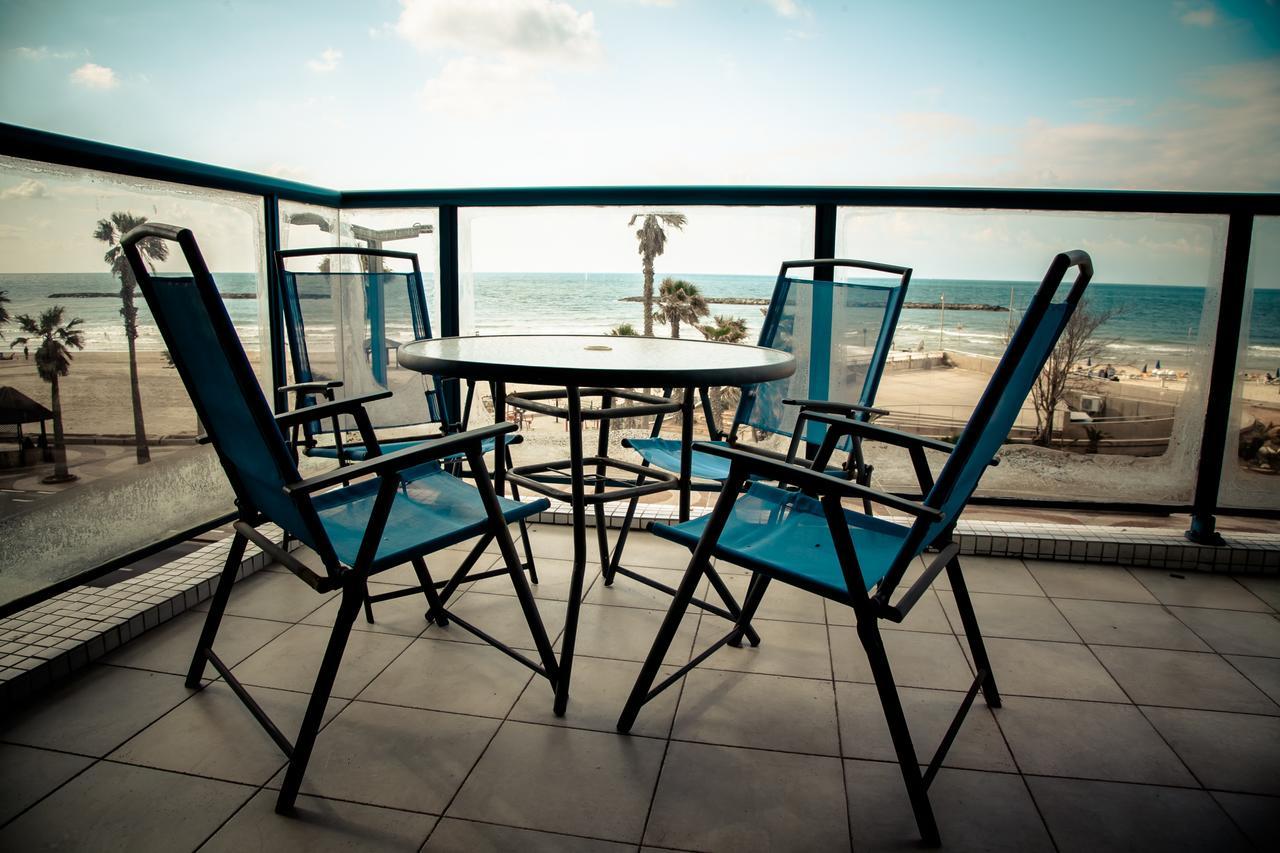 Ocean Front Apartments First Line To The Beach Tel Aviv Exterior photo
